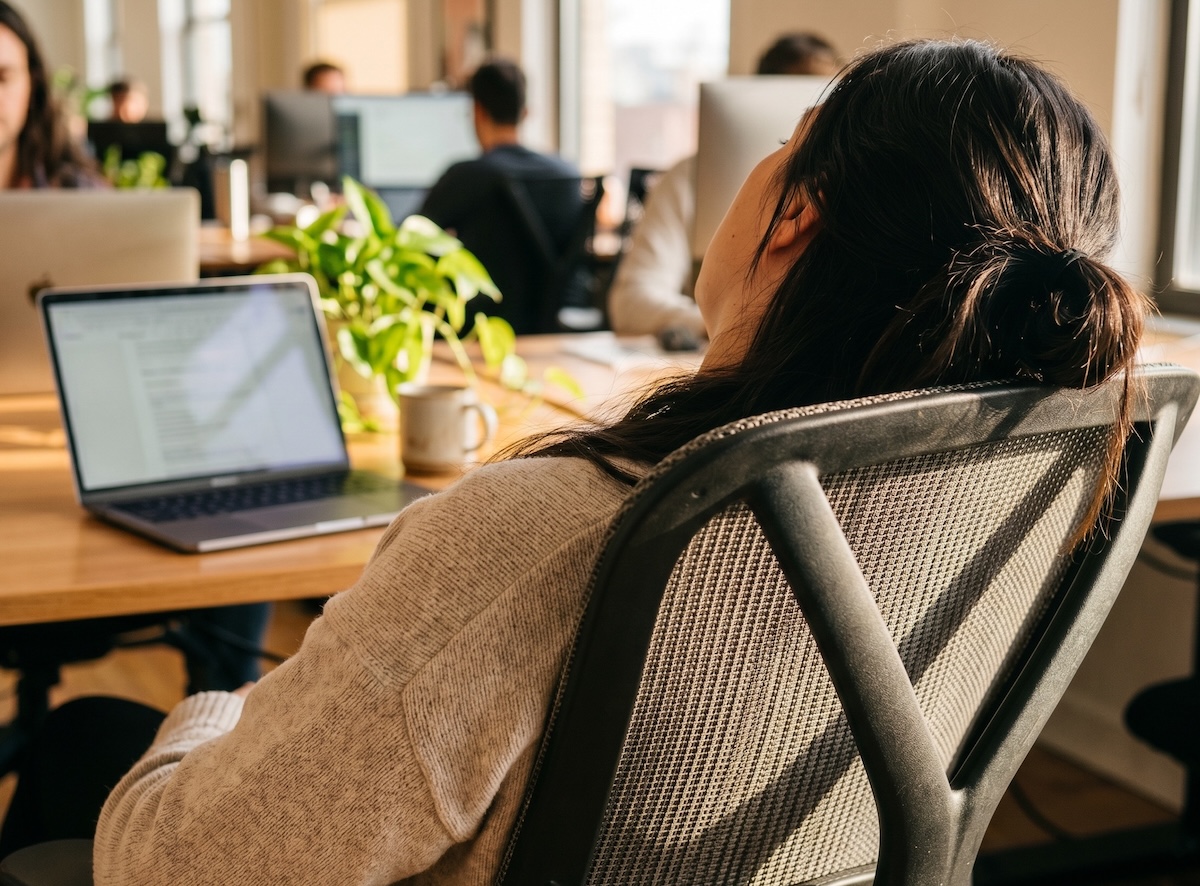 Mesh bureaustoel met zichtbare netstof rugleuning